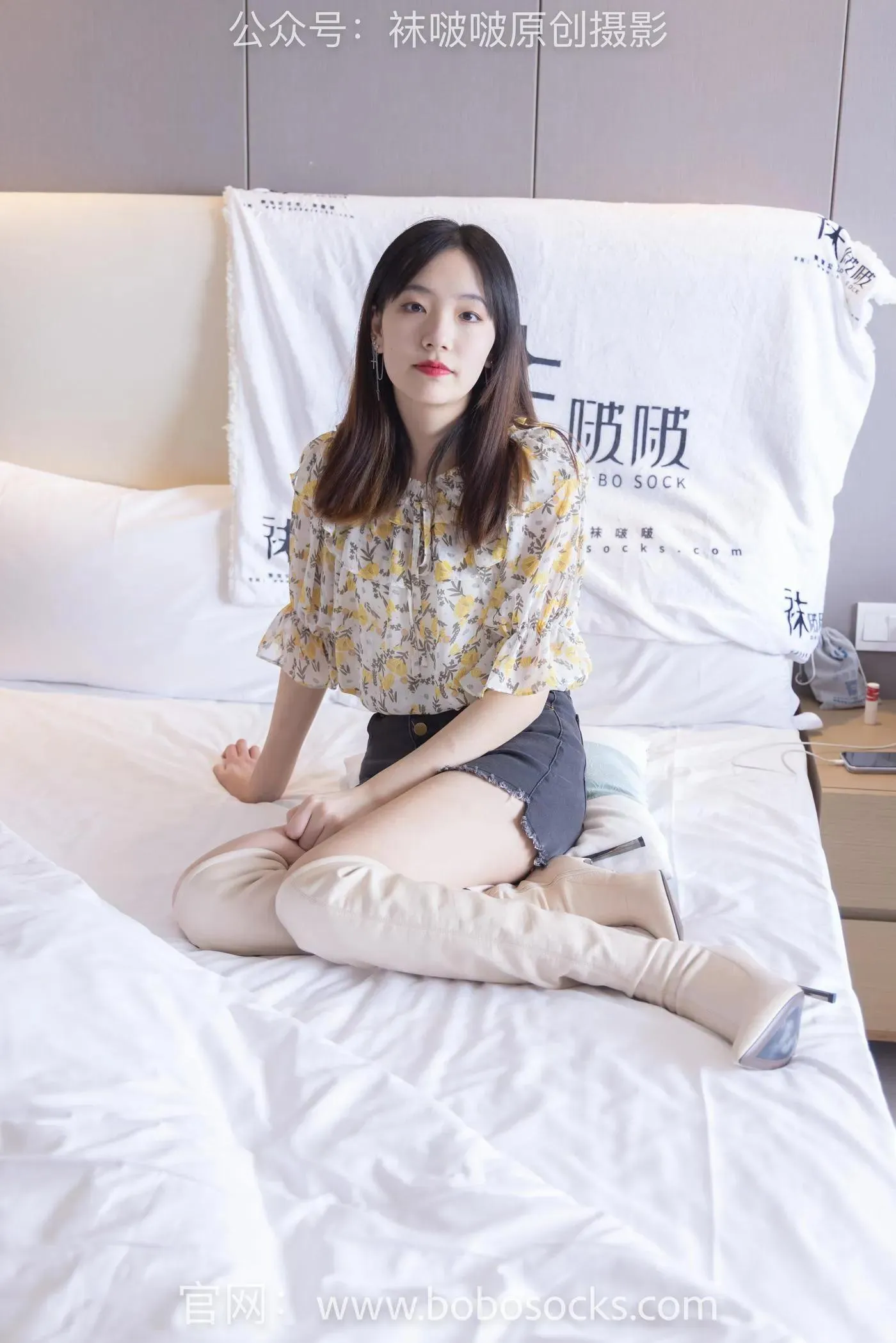 [BoBoSocks袜啵啵]NO.136 小甜豆-高跟长靴、白棉袜、裸足 [200P]插图6